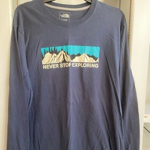 Men’s long-sleeved North Face t-shirt